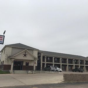 Lone Star Inn & Suites